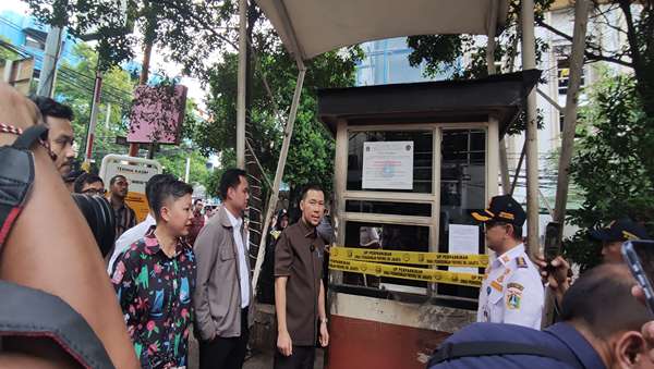 dprd-dki-jakarta-segel-parkir-ilegal-di-blok-m-square