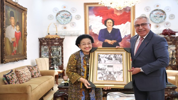 dubes-houssaini-pemberian-nama-jalan-soekarno-di-rabat-tanda-cinta-maroko-untuk-soekarno